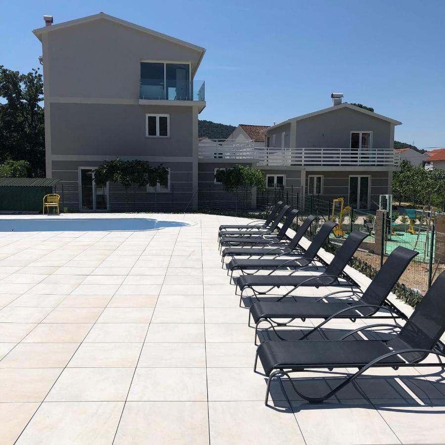 Lipovac Resort Ficus 比利切 外观 照片