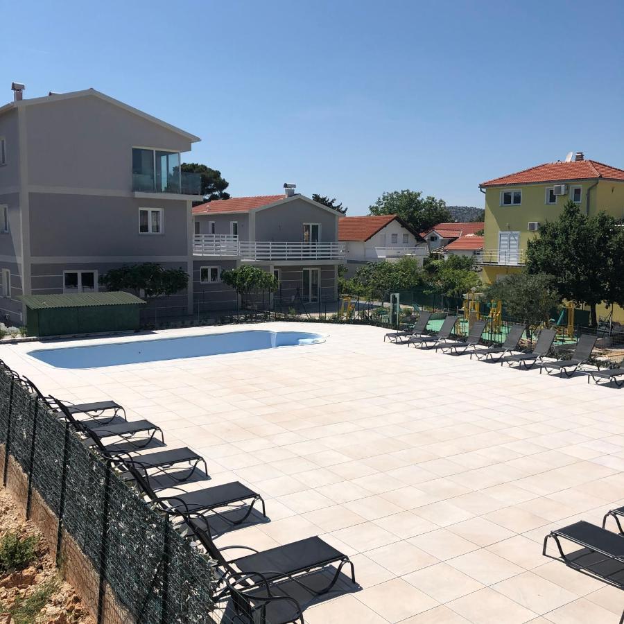 Lipovac Resort Ficus 比利切 外观 照片